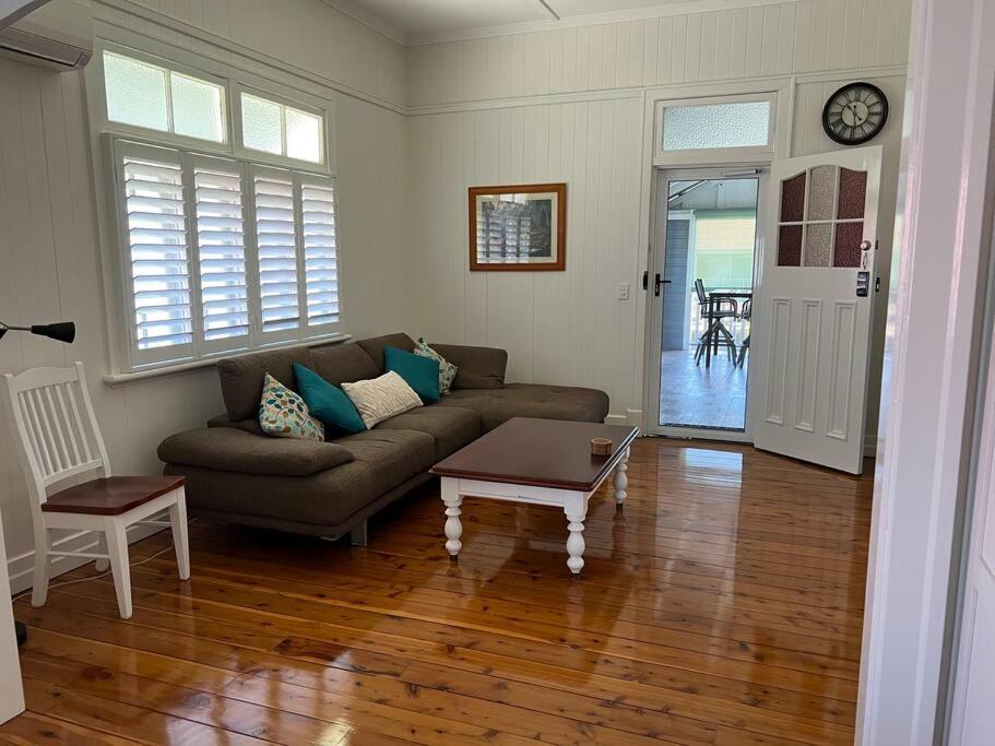 Entire Upper Floor 1 Bedroom Brisbane Kültér fotó